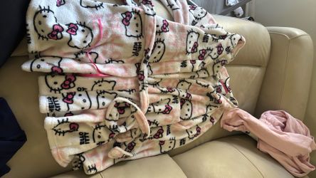 Hello kitty robe