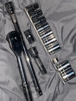Snap on 1/2" ratchet and sockets