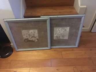 2 Pictures Frame.Dimensions are;22-1/2”X22-1/2”