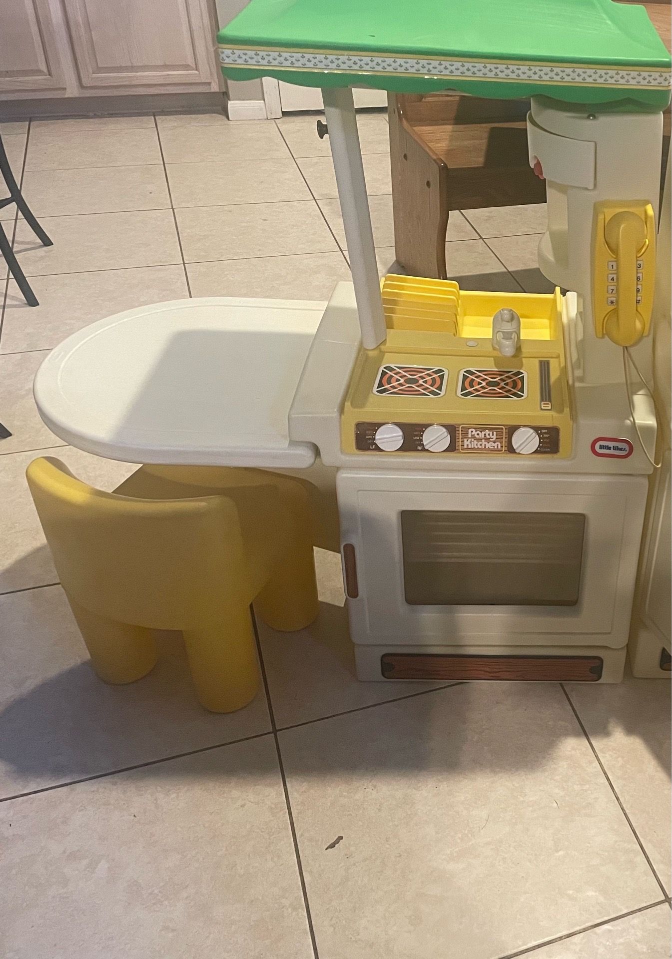 Play kitchen