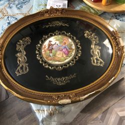 Antique  Oval Frames Picture