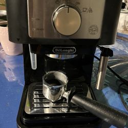 New DeLonghi Espresso Machine With Frother 