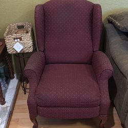 2 Recliner Chairs