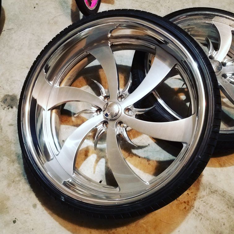Intro wheels 26x9 28x10 max 5 in lip