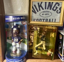 SEALED NEW IN BOX: MICHAEL BENNETT MINNESOTA VIKINGS BOBBLEHEAD & SEALED VINTAGE NEW IN BOX : Mcfarlane NFL Series 1 Randy Moss Vikings & Vintage Fram
