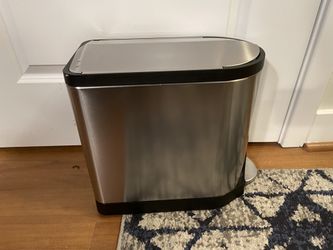 Simple Human Bathroom Trash Can 
