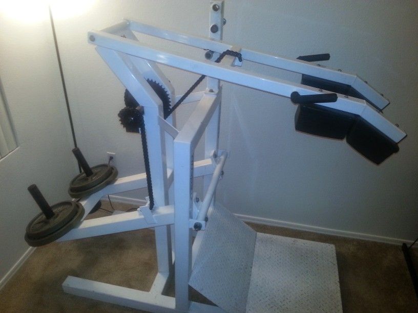 LEGEND FITNESS BEAR SQUAT MACHINE $1,800.00 O.B.O