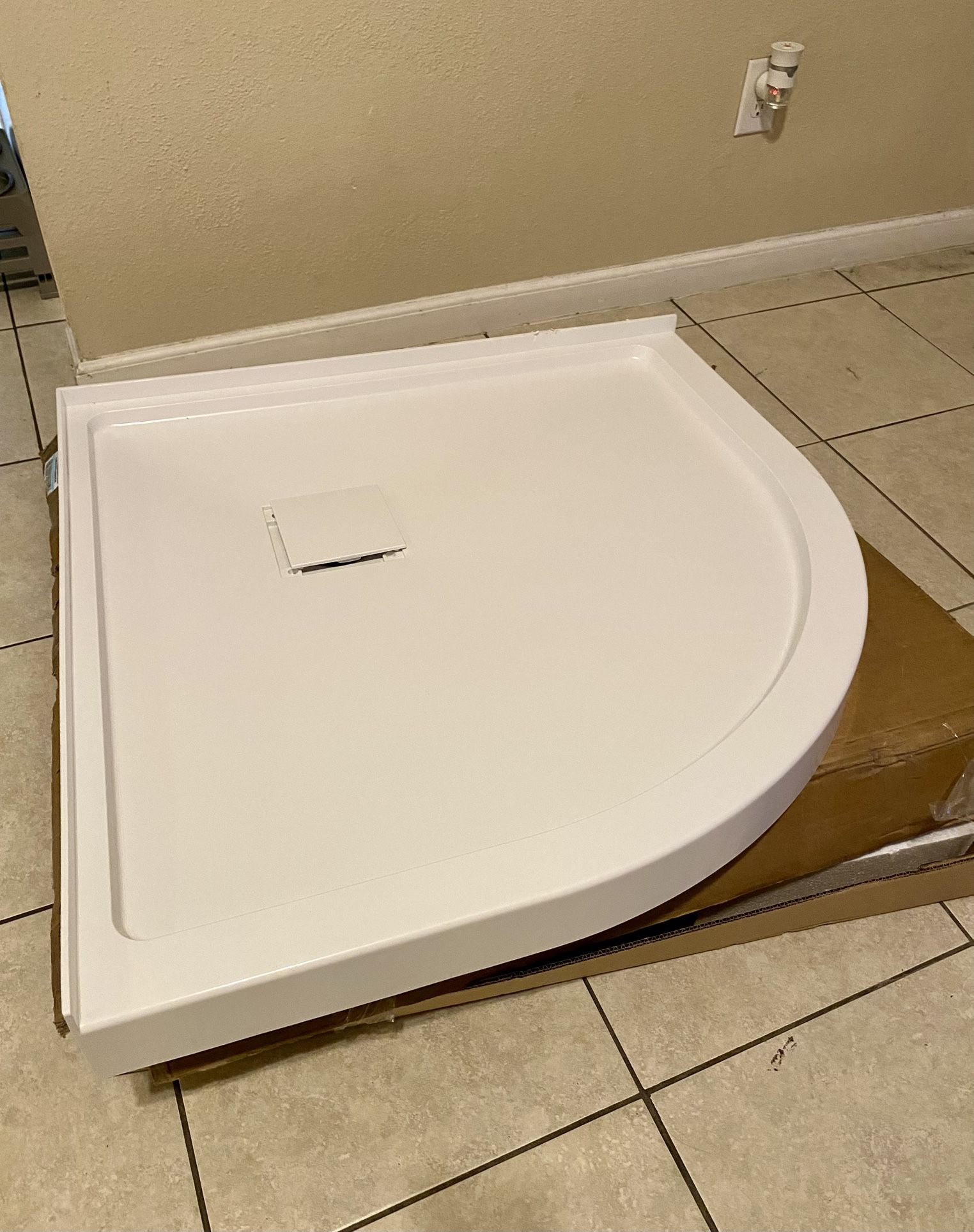 36" X 36" Round Corner Double-Threshold Shower Pan Base With Center Drain