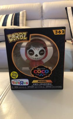 Disney Coco Vinyl Figure