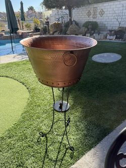 Beverage Tub With Stand