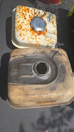 Honda style gas tanks