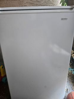 Mini fridge  kenmore