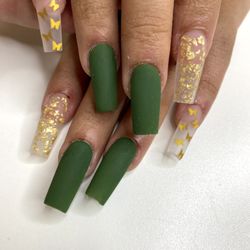 Nails/ Uñas