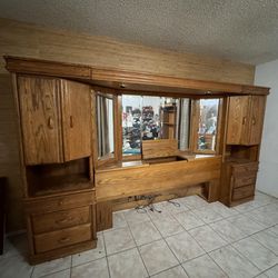 Vintage Solid Wood King Bedroom Set 