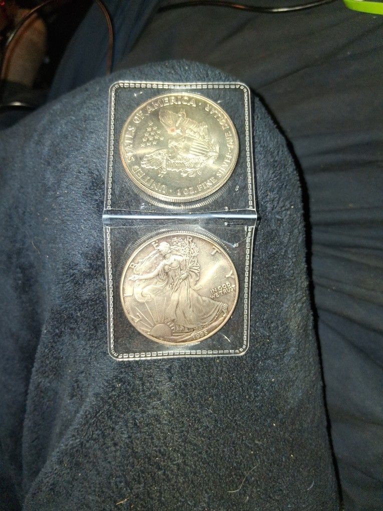 1995 One Ounce Silver Eagle. .999 Fine Silver