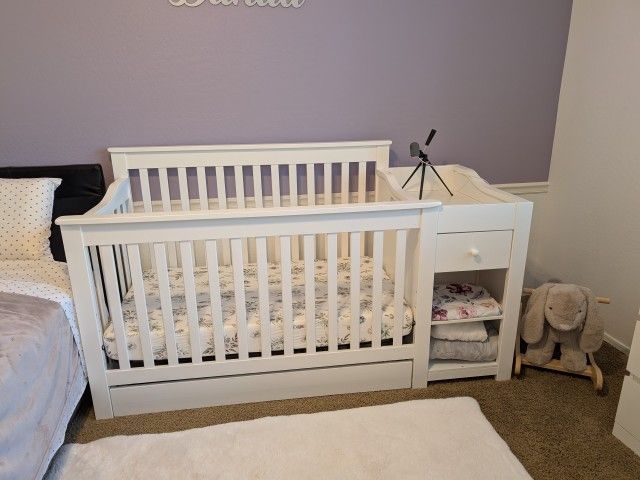Crib With Changing Table