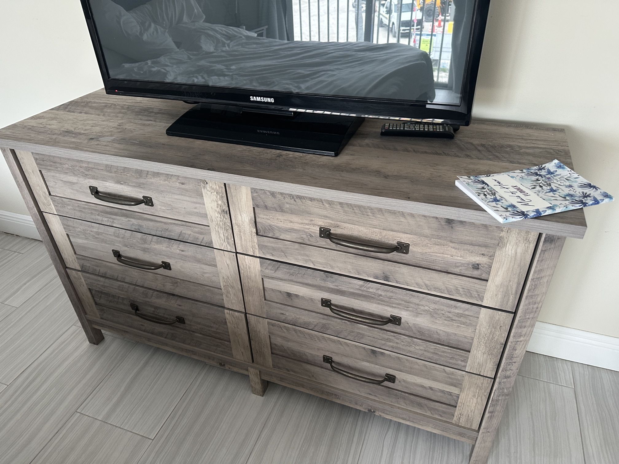 Dresser