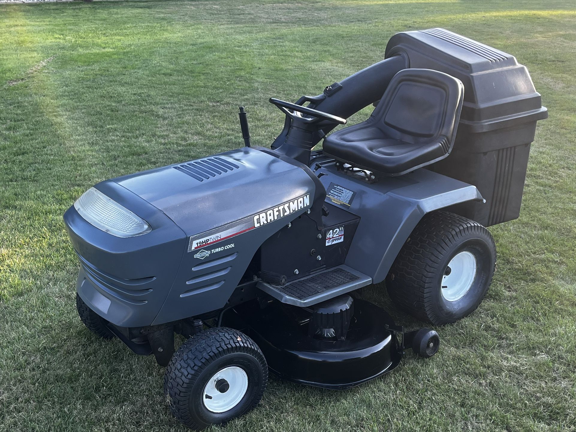 Craftsman Lawn Tractor 42” Hydrostatic Mower
