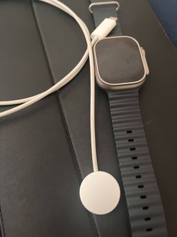 Apple Watch 1st Generation w USBC charging cable