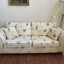 Couch Set Great Condition 