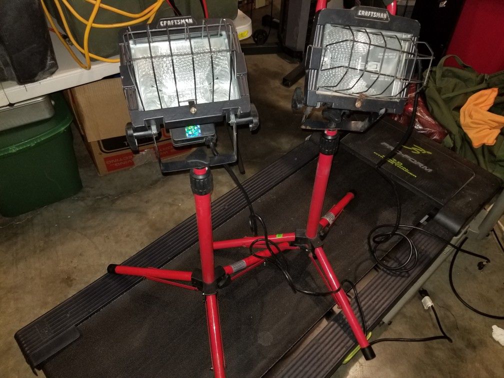 Craftsman flood light pair