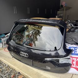 2010 Audi q7 tdi trunk lid with glass and windshield wiper motor