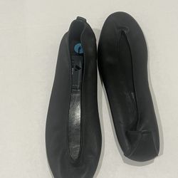 Lizwear Size 9 Flats