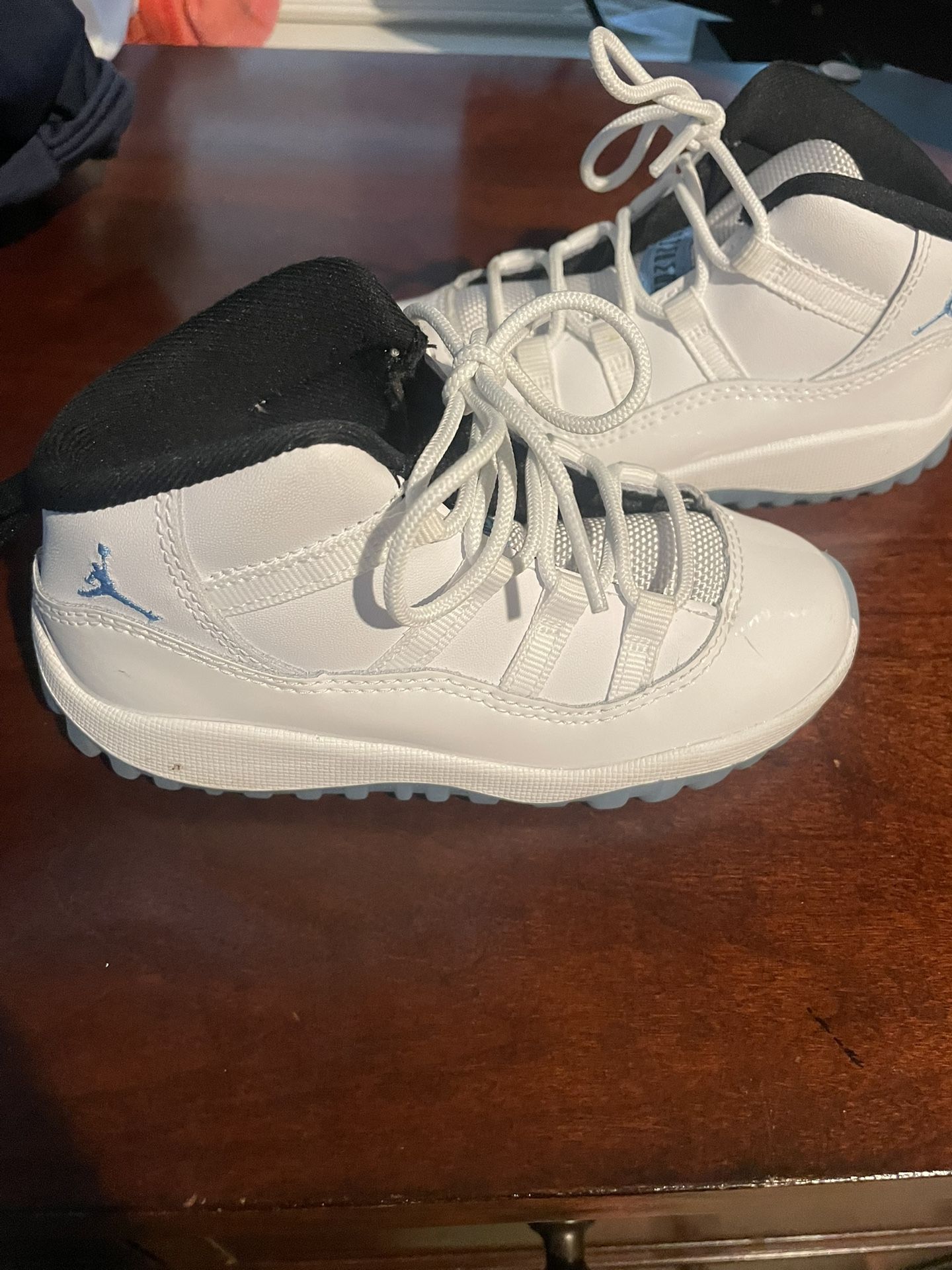 Jordan 11 Legend Blue 9c