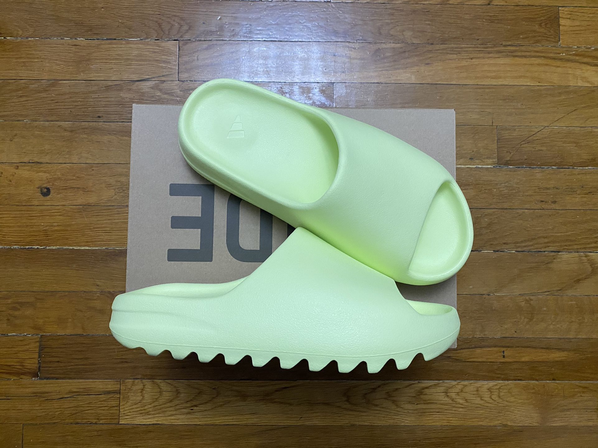 Size 10 - adidas Yeezy Slide Glow Green 