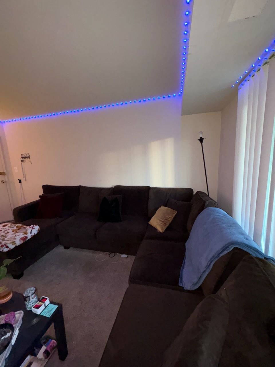 Brown Sectional Couch ( NO CHECKS )