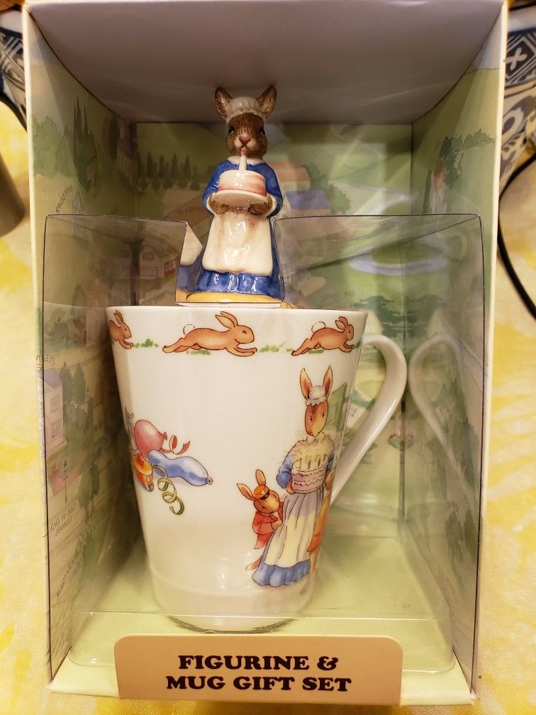 ROYAL DOULTON Mug and Figurine Set / NEW IN ORIGINAL PACKAGE