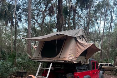 Smittybilt Roof top tent