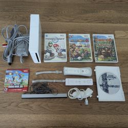 Nintendo Wii Console Bundle With 5 Classic Games & 2 Controllers 