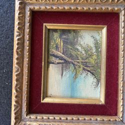 Very Pretty, Very Old, The Frame Is Covering The Signal