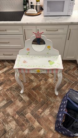 Kids Table W Drawer