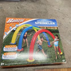 Banzai splash tunnel sprinkler