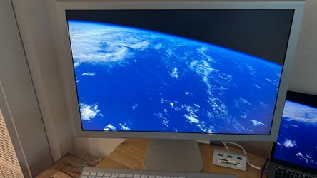 Apple Cinema HD Display