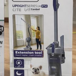 BLACK+DECKER UprightSeries Lite PET Vacuum