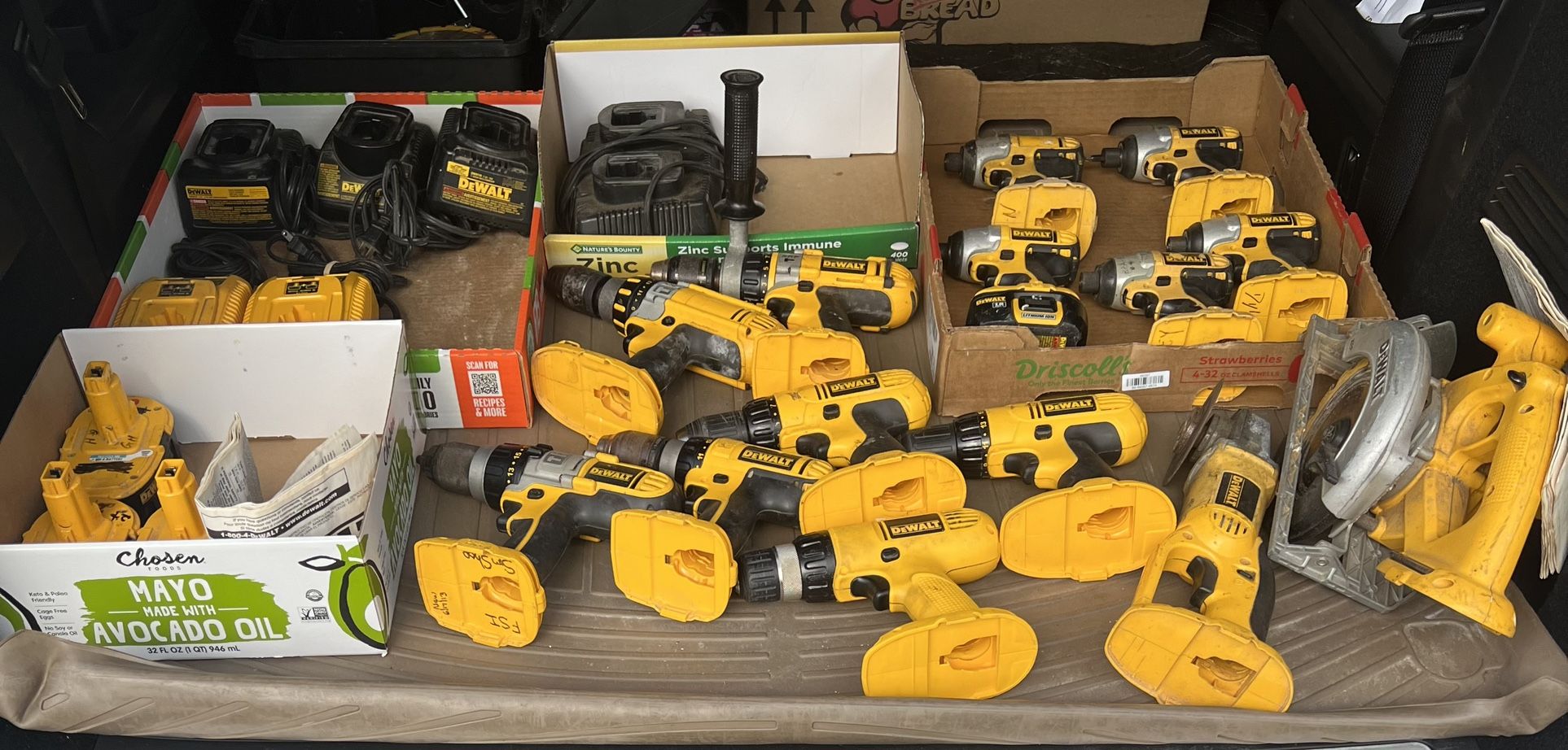 DEWALT $39 EACH.. Battery 18VTOOLS - DRILLS, SAWS, DRIVERS, BATTERIES,CHARGERS