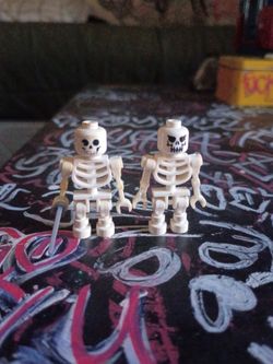 Two Lego Skeletons