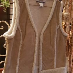Nice Ladies Vest Size 8