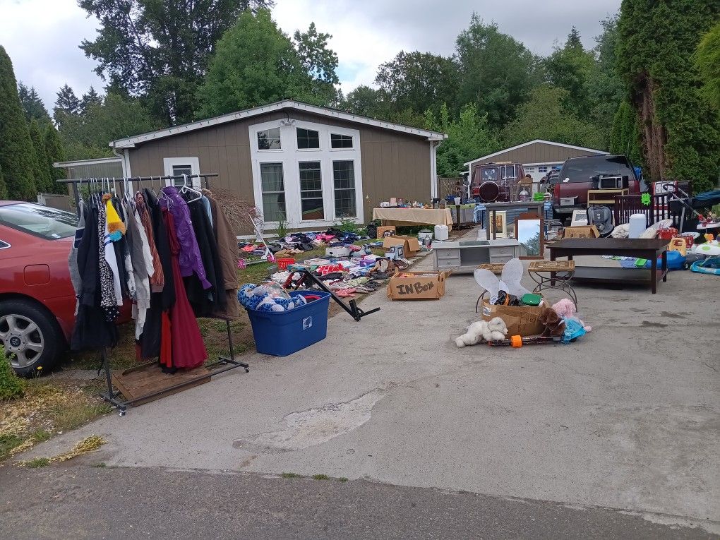 Yard Sale 