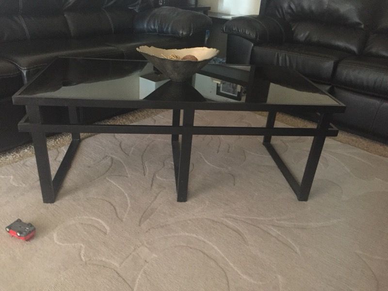Coffee table with 2 end tables
