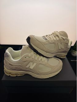 New Balance 2002R “Calm Taupe” 5.5M - 7W