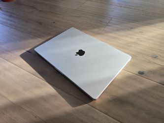 One Owner 16" 1tb SSD M1 Pro 16 Gb MacBook Pro