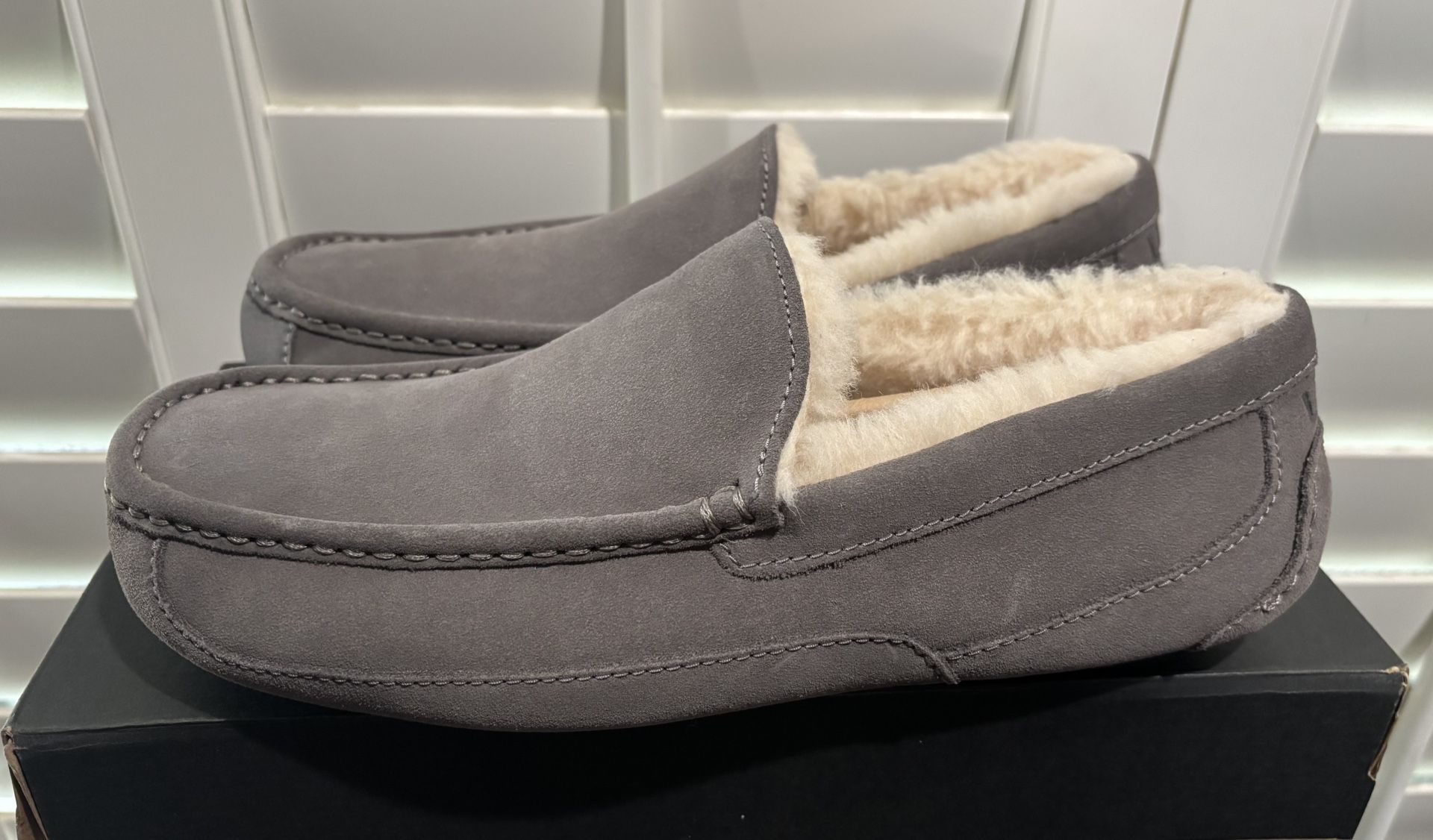 UGG Men’s Ascot Sheepskin Slipper Loafers Ascot Slipper | UGG main image 2