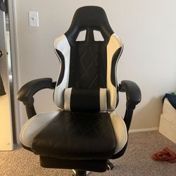 Gaming / Office Chair – Comfortable & Adjustable