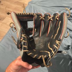 Wilson A200 Infield Glove 