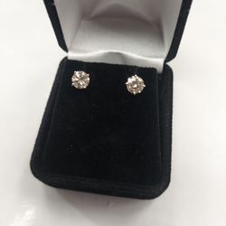 14k 1.40carat Diamonds Screwbacks
