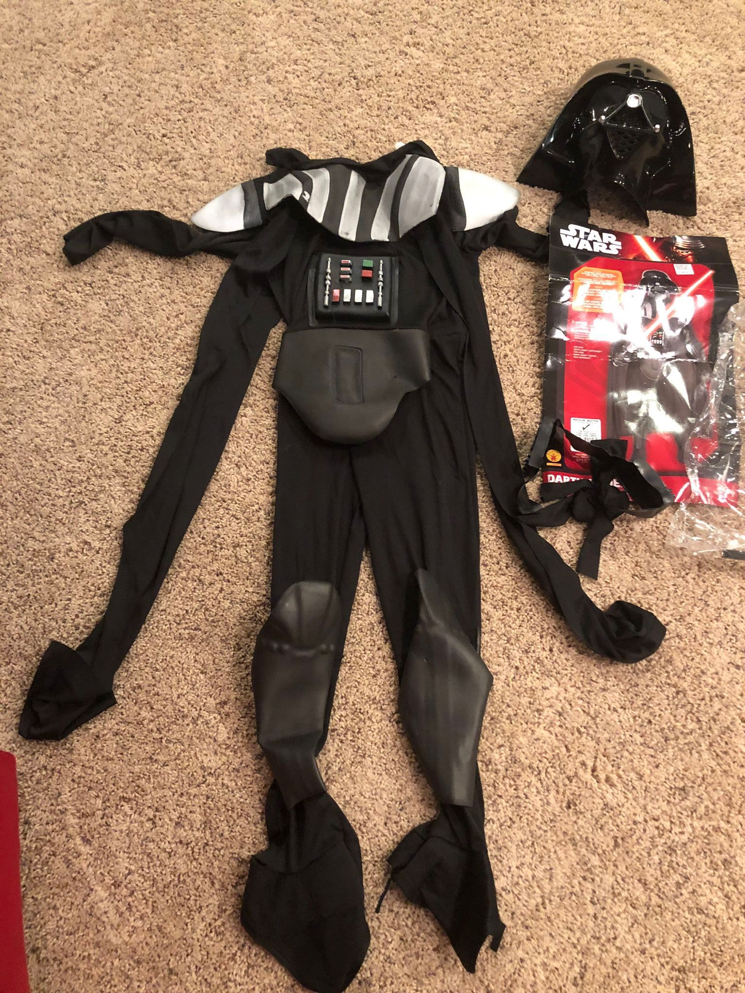 Kids Size Medium (8-10) Star Wars Darth Vadar Costume